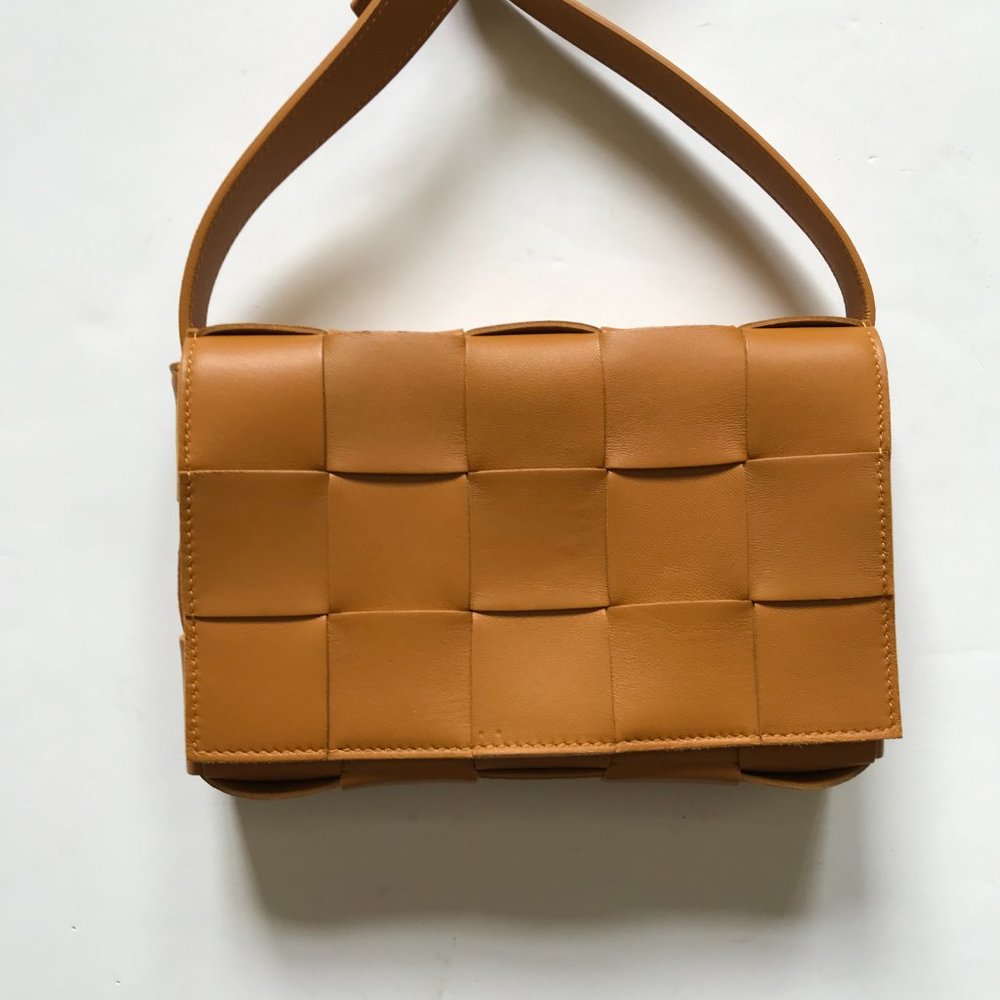 Bottega Veneta Crossbody Bag - Picture 9 of 16